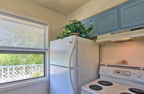 San Leon Condo | Nautical Condo w/ Shared Patio, 1 Mi to Beach