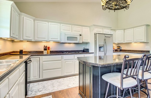 Mountain Home House | Near Bull Shoals Lake: Spacious Golfer's Getaway!
