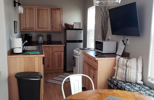 Pinedale House | Near downtown borders Pine Creek and Town Park