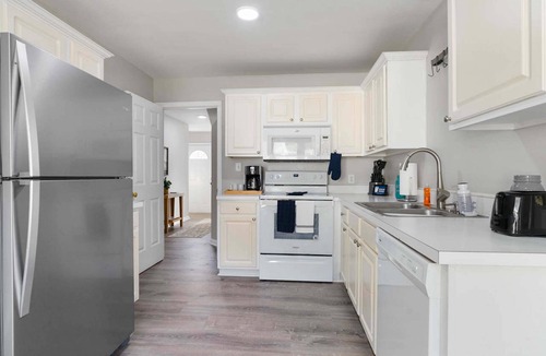 Southwest Raleigh House | Near NC State Campus & Downtown - The Maple Marvel