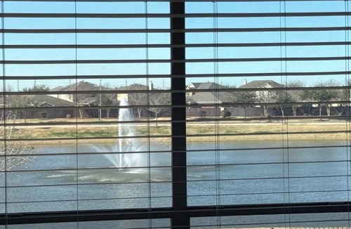 Manvel House | Near NRG FIFA HOUSTON STADIUM, Medical Center, holds 10 people , Lakes, BBQ