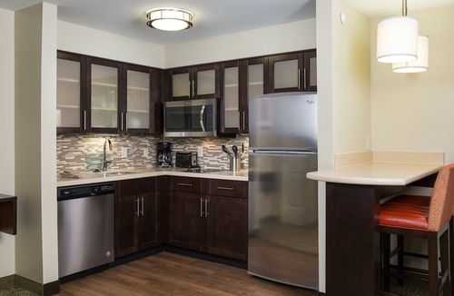 Polaris Apartment | Near Ohio State University! Free Breakfast Buffet & Pool Access!