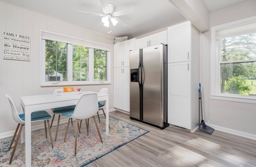 Toledo House | Near park/zoo/UTMC/DT Toledo, Quiet, Cozy, Working travelers/families/dogs okay!