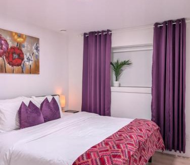 Surrey House | NEST- Modern 2BR Basement Retreat in South Surrey