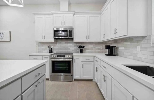 Harlingen House | New 3 bedroom, 2 bath, 4 Beds, 2 car garage with all new furnishings!