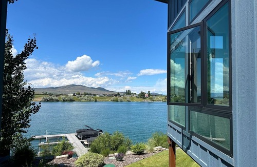 Polson Condo | New! 3-bedroom lake-front condo on Flathead Lake