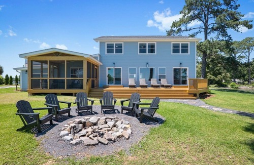 Prosperity House | NEW Amazing views, Kayaks, SUPs, Arcade, Launch and Dock