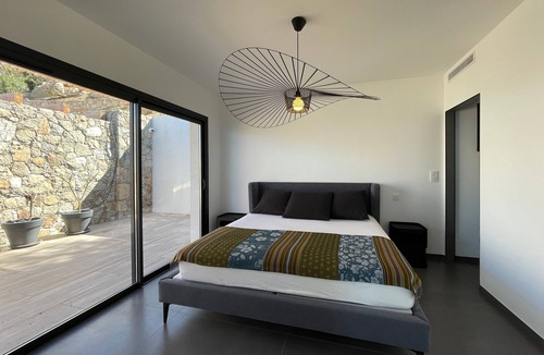 Corbara Villa | New architect-designed villa 2021 - 3 min. drive from the beach