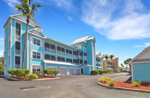 Bonita Shores Hotel | NEW Beach Studio with Queen Bed