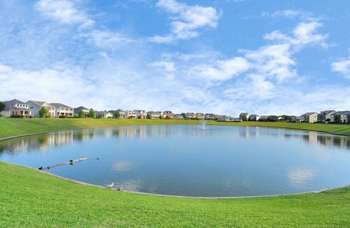 Lakeville House | New BerryCenter, TyphoonTX , 3BD/2Bath, Lake Access, Pet friendly Sleeps 7