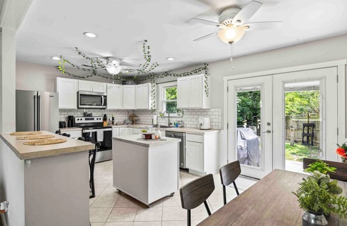 Castle Hayne House | NEW! Boho Bliss - 3BR 2B whole house - north of Wilmington
