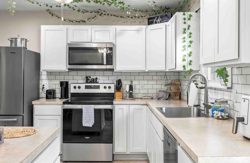 Castle Hayne House | NEW! Boho Bliss - 3BR 2B whole house - north of Wilmington