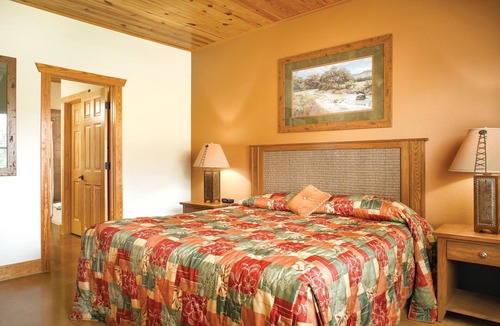 Gruene Resort | New Braunfels Resort 2bdr Deluxe