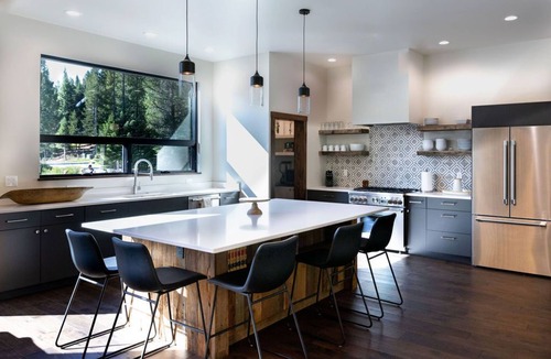 Bozeman House | NEW Bridger Bowl Modern Home - 16 miles from Main Street, Bozeman