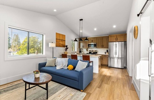 Vancouver House | New Build, Great Value near Downtown Vancouver & Waterfront