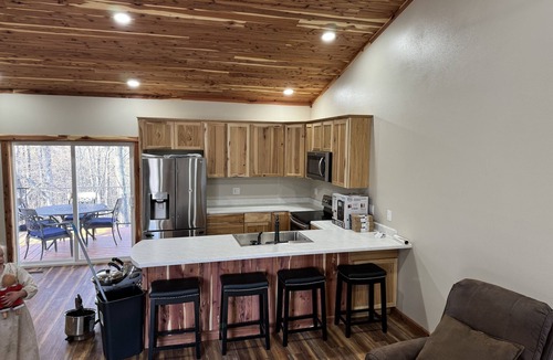 Mountain Home House | New cabin in Mountain Home 1 mile from Buzzard Roost Marina.