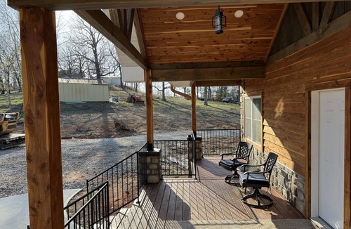 Mountain Home House | New cabin in Mountain Home 1 mile from Buzzard Roost Marina.