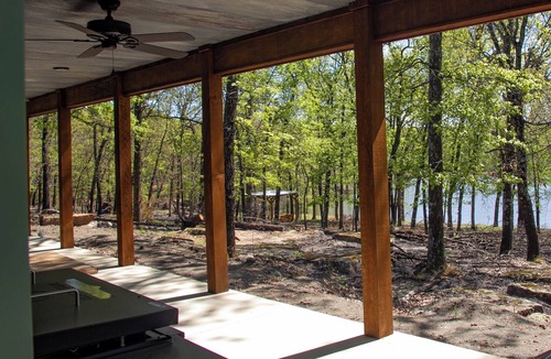 Carlisle Cabin | New Cabin on Private Lake with Hot Tub, Gas Grill, Fire Pit & Swings