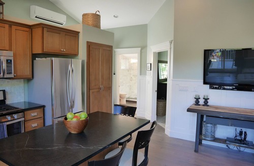 Garden District Cottage | New carriage house in the heart of Coeur d' Alene's historic Garden District