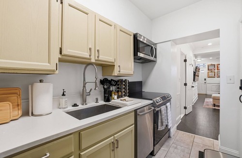 Shaw House | NEW! Charming 3BR/BA home, Private Prkng or Patio, Near Convention Center, Metro