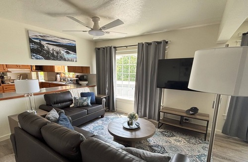 Hope Cottage | New! Charming Blue Haven Cottage with Amazing Lake Pend Oreille Views!
