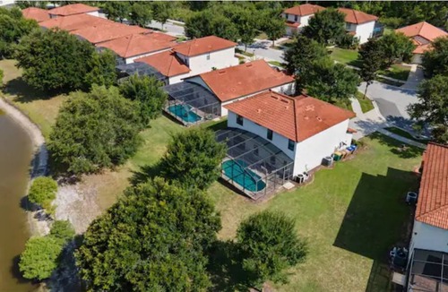 Calabria House | New! Cheerful 4 BR Pool Home 15min to Disney