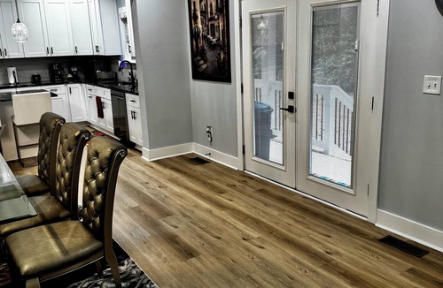 Paw Creek House | New Contemporary Vacation House Uptown Charlotte