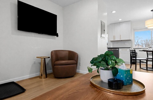 Eastpointe Apartment | New!Cozy 1BR Upper in Eastpointe