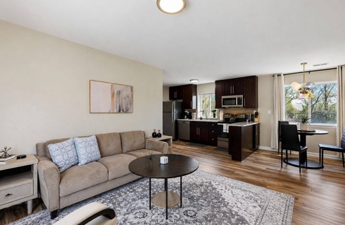 Roseville Apartment | New! Cozy 1BR Upper Unit in the Heart of Roseville