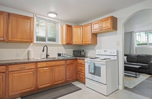 Cheyenne Apartment | NEW! Cozy Carriage Haus - UNIT B - Discount for Monthly Stays