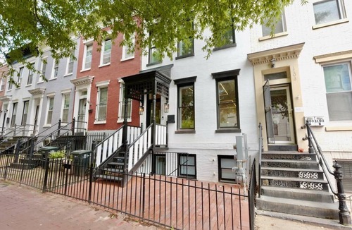 Mount Vernon Square Apartment | NEW! Designers District ~ Rooftop deck