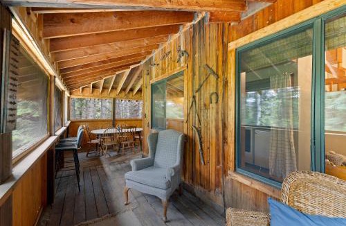 McCall House | New! Dew Drop Inn - Pet Friendly, 5-min walk to river access