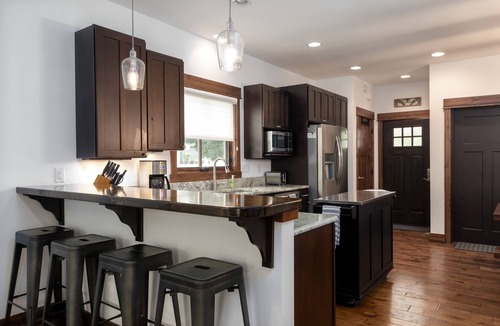 Whitefish House | New downtown Whitefish listing - New furniture - AC - walk to everything - close to Whitefish river