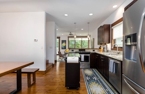 Whitefish House | New downtown Whitefish listing - New furniture - AC - walk to everything - close to Whitefish river