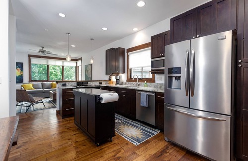 Whitefish House | New downtown Whitefish listing - New furniture - AC - walk to everything - close to Whitefish river