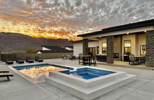 Moab South Valley House | New Exclusive Retreats 4 Bed 5 Bath with Private Pool