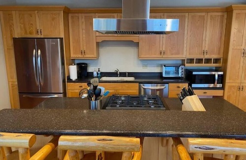 Coram House | New! Glorious Montana Haven, Views, and Hot Tub!