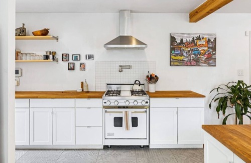 Eagle Rock House | NEW! Highland Park Bungalow | Fire Pit & Traeger