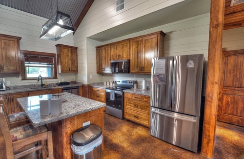Rio Frio House | NEW HOME WITH POOL AND SLEEPS UP TO 28