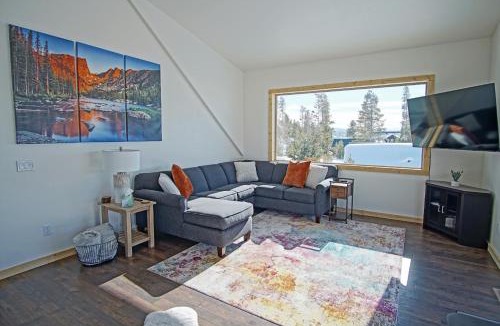 Grand Lake House | New Hot Tub, Firepit, Laundry, Big Front Deck with Great Views