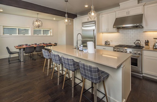 Big Sky House | New! Hot Tub, Soaking Tub, Great Location!