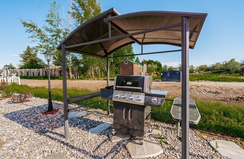 Rexburg House | New House located 15 mins from BYUI & Heise Hot Springs. Kelly Canyon nearby.