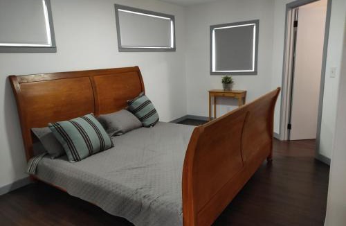 Medford House | New house with comfortable king beds