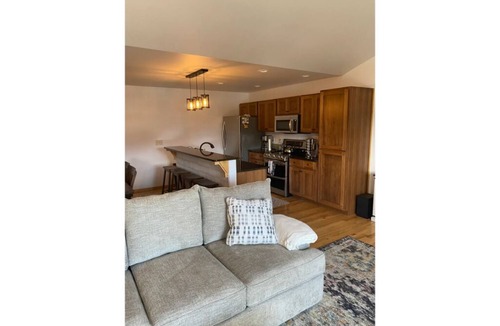 Livingston House | NEW in 2022 with more than a View, Cozy 3bd/2ba, Yellowstone.