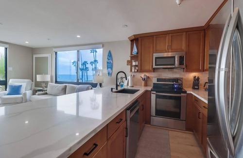 North Pacific Beach Condo | New Kitchen+Floor at this PB Boardwalk Oceanfront!