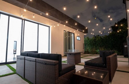 Mar Vista House | New Lavish 3BR Family Home Mar Vista Pet OK