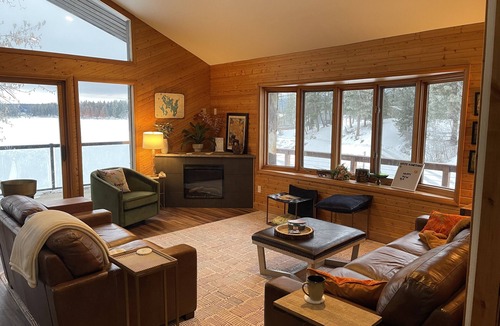 Bigfork House | NEW listing on Echo Lake! Beautiful remodel with lake front