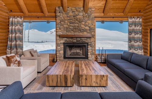 Hailey House | NEW LISTING! Rustic Mountain Getaway with NEW Hot Tub
