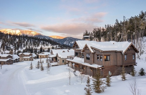 Spanish Peaks Cabin | New Listing! Spanish Peaks Ski-in/Ski-out Cabin with Hot Tub, Fireplace, Heated Garage and Grill!