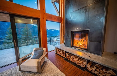 Nelson Ski Chalet | NEW Luxe Modern Timberframe - Iconic Panorama Views w/Air-Con